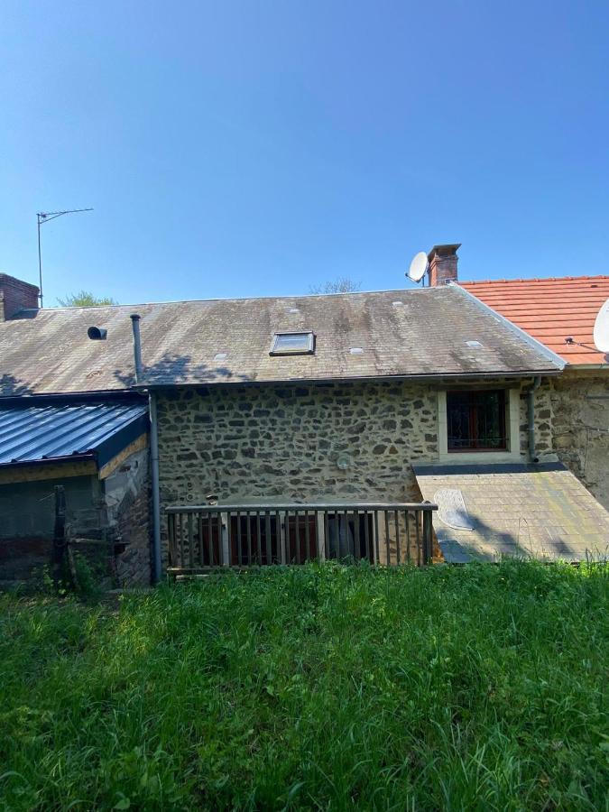 Petit Cocon Au Coeur Du Morvan Montreuillon Exterior foto