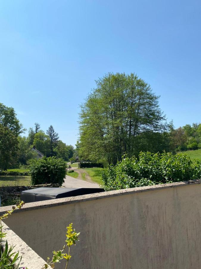 Petit Cocon Au Coeur Du Morvan Montreuillon Exterior foto